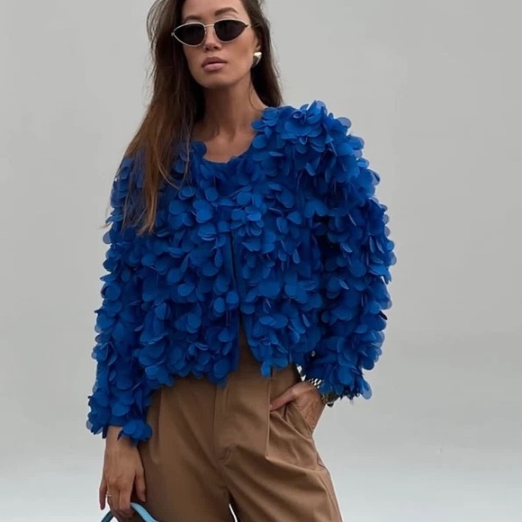 Zara Petal Jacket - Blue Textured Women's Jacket
Bluish - 3920/268 - Picture 6 of 8